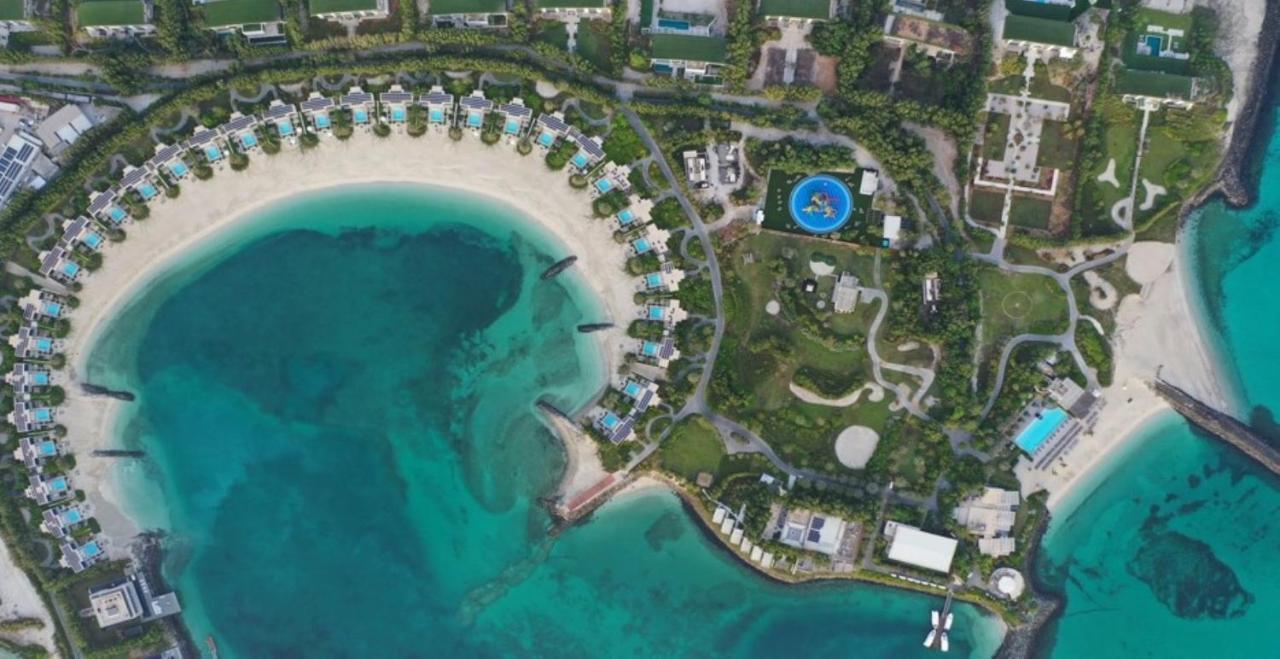 Hotel Nurai Island, Saadiyat Abu Dabi Exterior foto Aerial view of the Atlantis Paradise Island resort, with the location of the Atlantis Water Park highlighted in blue
